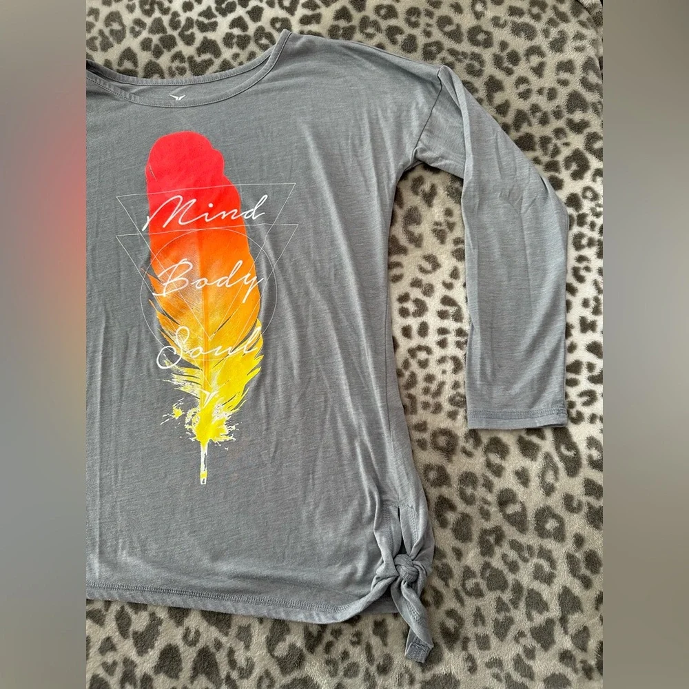 Old Navy Active Go Dry Long Sleeve Studio Graphic T-shirt in Gray Size XL 14